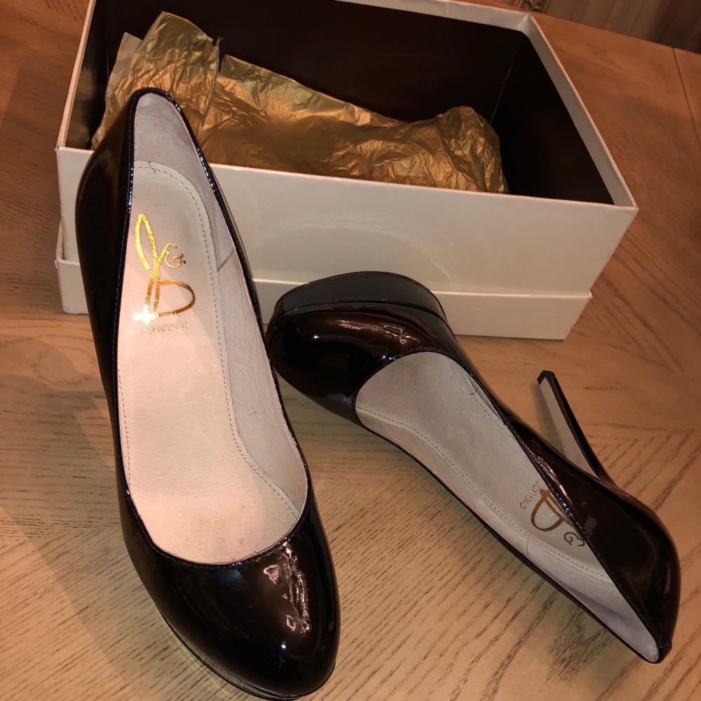 Joan&David Black Patent Leather Pumps